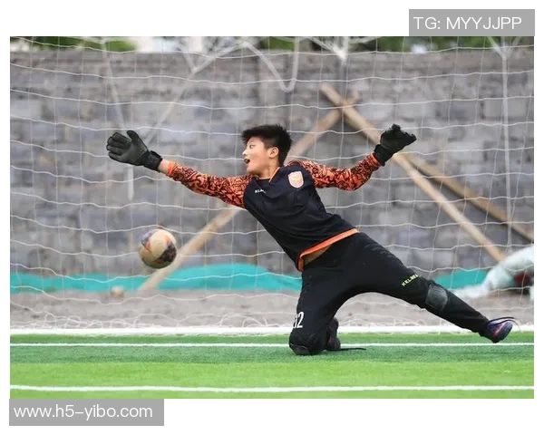 被脱足球帅哥的魅力与挑战:从绿茵场到生活中的真实自我 被脱足球帅哥的魅力与挑战:从绿茵场到生活中的真实自我