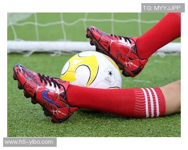 适合儿童的简易足球鞋推荐让孩子快乐踢球的最佳选择